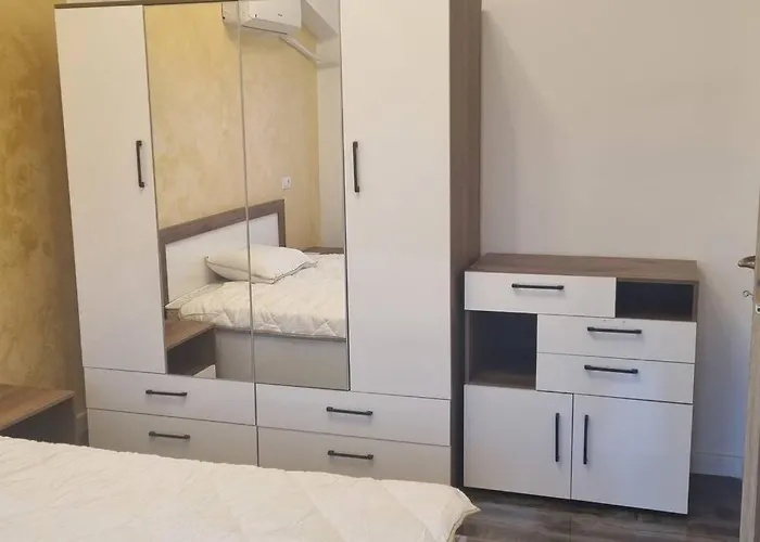 アパート Luxos Parc Romanescu クラヨーヴァ